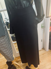 Load image into Gallery viewer, Melbourne skirt
