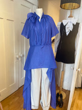 Load image into Gallery viewer, Blouse carrément
