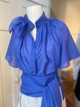 Load image into Gallery viewer, Blouse carrément
