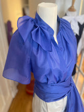 Load image into Gallery viewer, Blouse carrément
