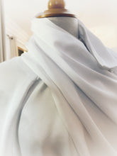 Load image into Gallery viewer, Chantilly blouse
