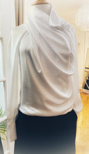 Load image into Gallery viewer, Chantilly blouse
