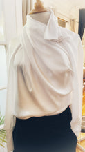 Load image into Gallery viewer, Chantilly blouse

