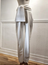 Load image into Gallery viewer, Belted pants

