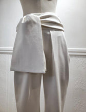 Load image into Gallery viewer, Belted pants
